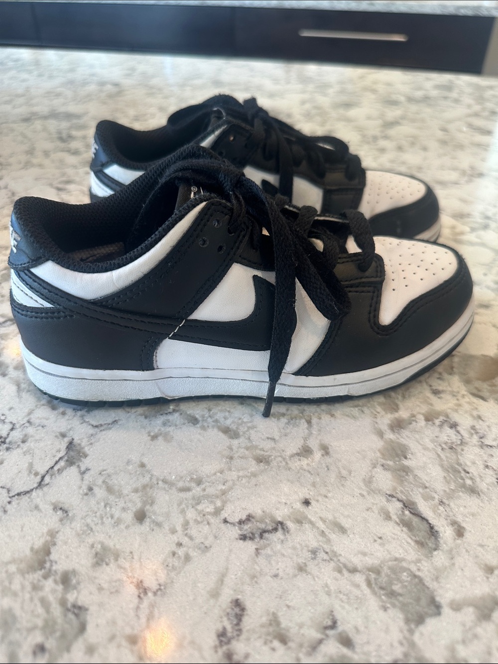 Kids Nike Dunks Black and White Low-Top Sneakers. Size 1. - Picture 5 of 8